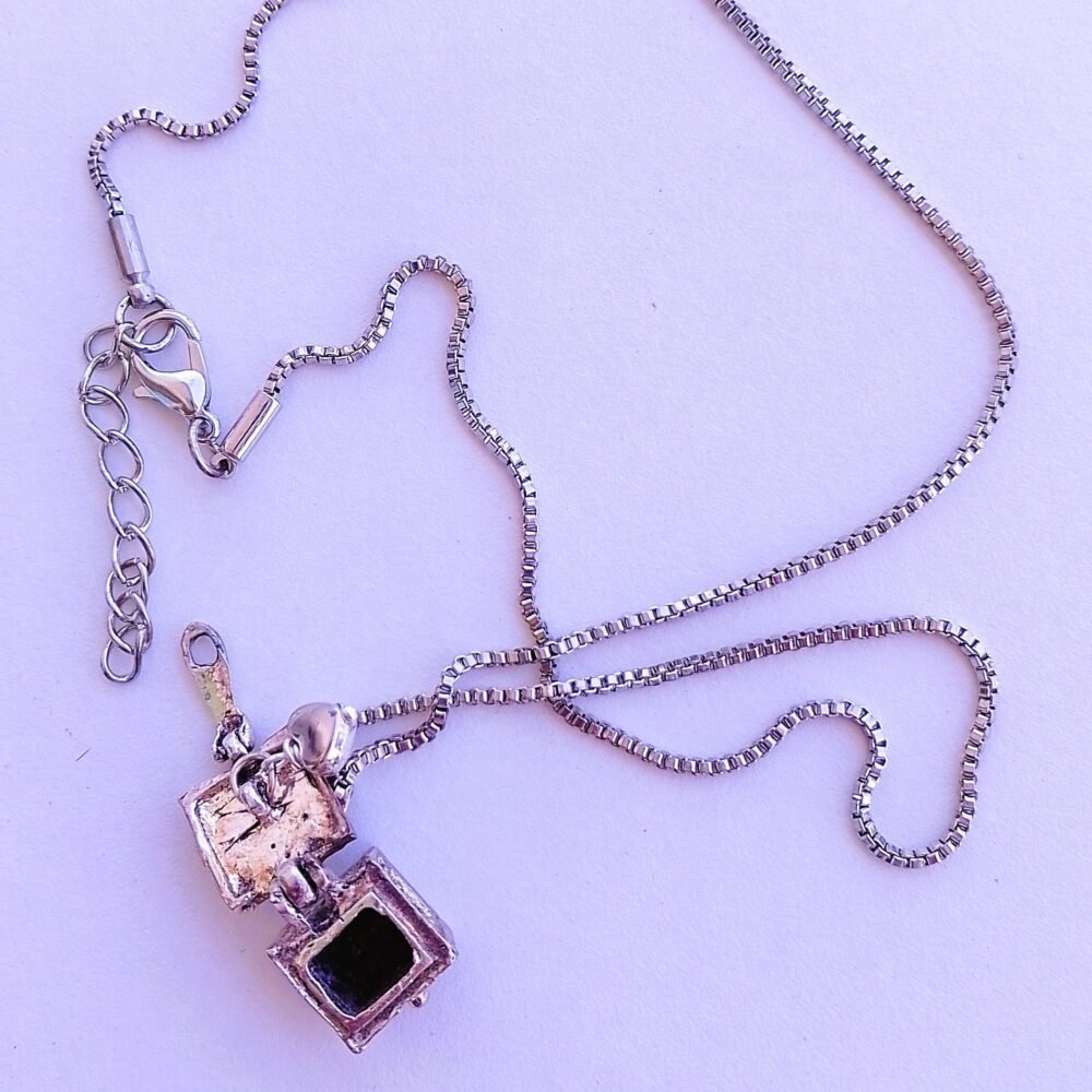 Dije Relicario "Esencia de Amor" – Contenedor de Cenizas en Cristal y Metal - Imagen 8